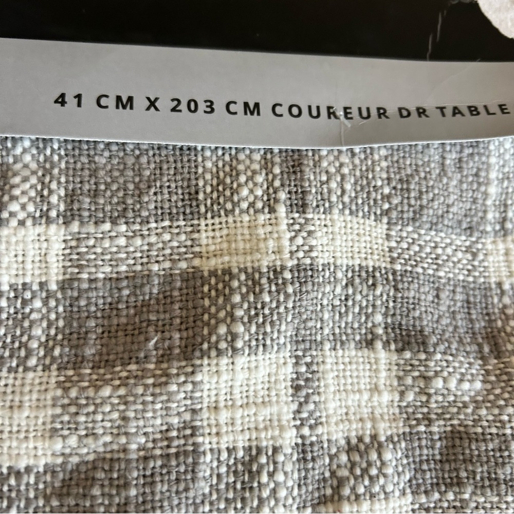 NWT Mdesign  Cotton‎ Grey and White Table Runner - Picture 3 of 7